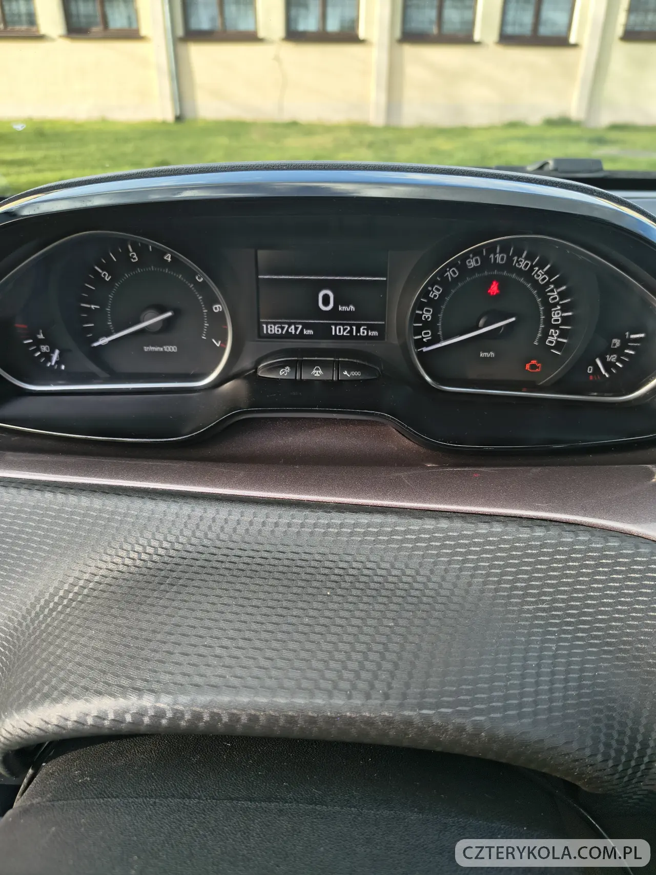 Peugeot- 2008- 2015 