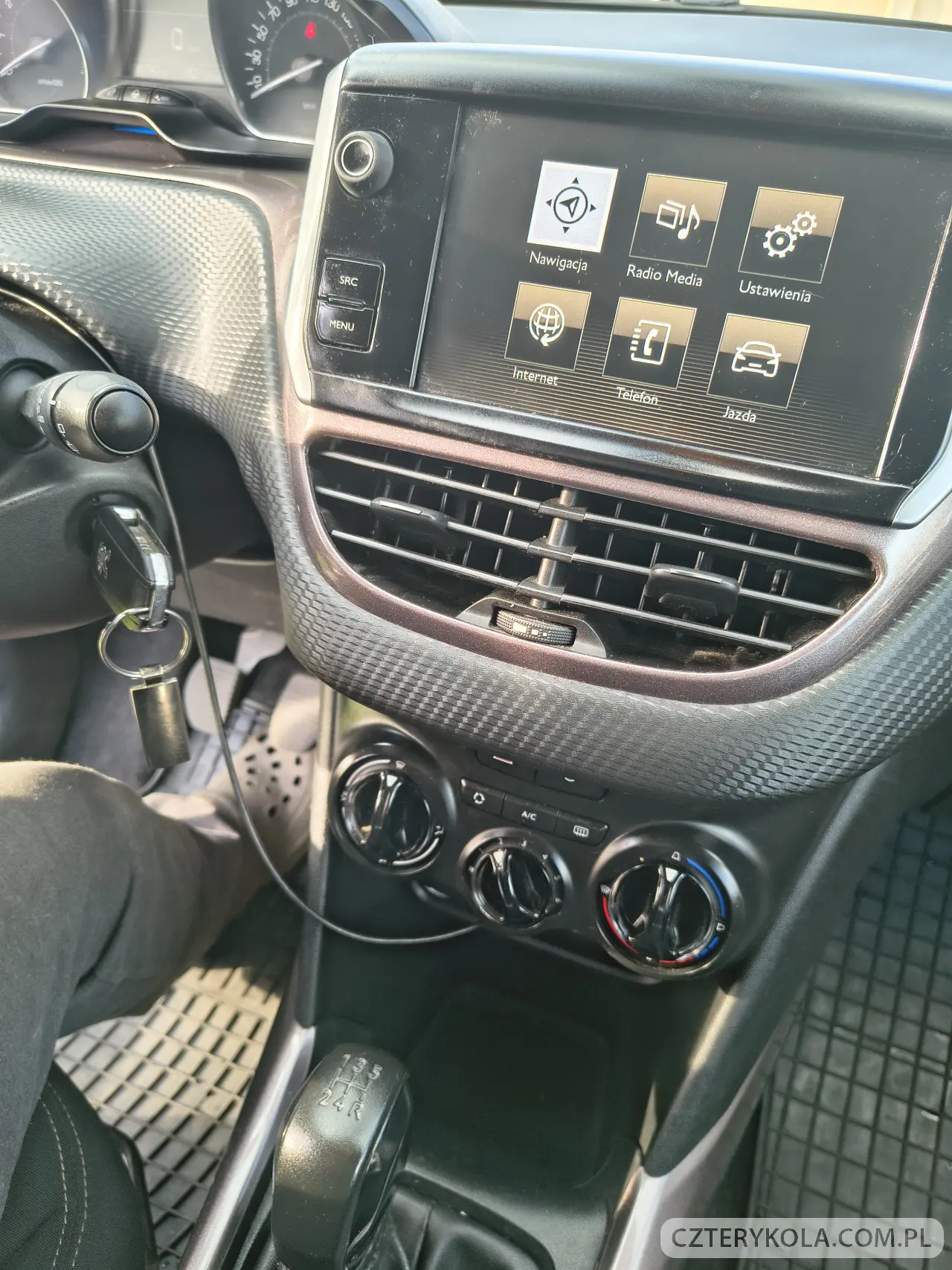 Peugeot- 2008- 2015 