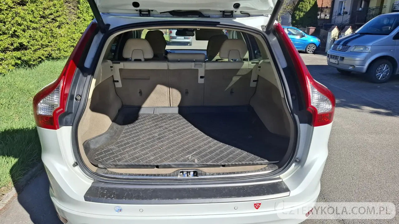 Volvo- XC 60- 2013 