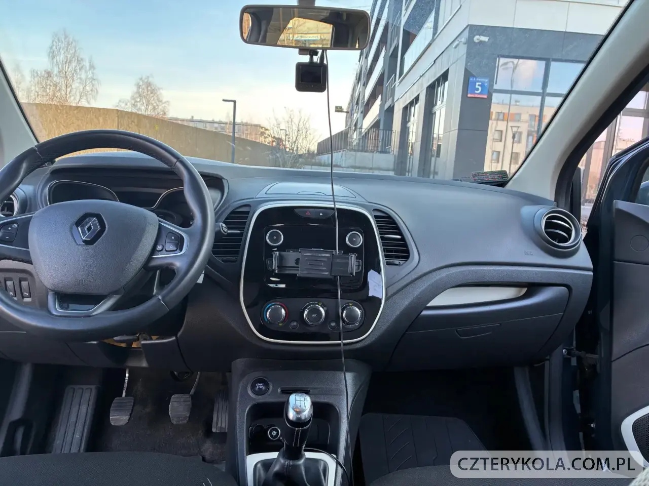 Renault- Captur- 2018 