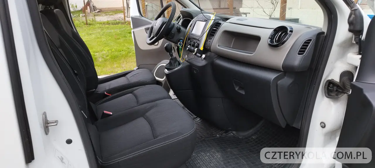 Renault- Trafic- 2015 