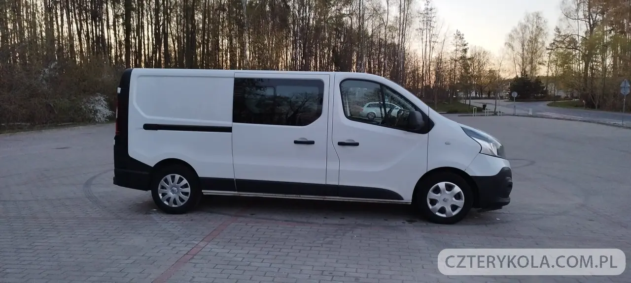 Renault- Trafic- 2015 