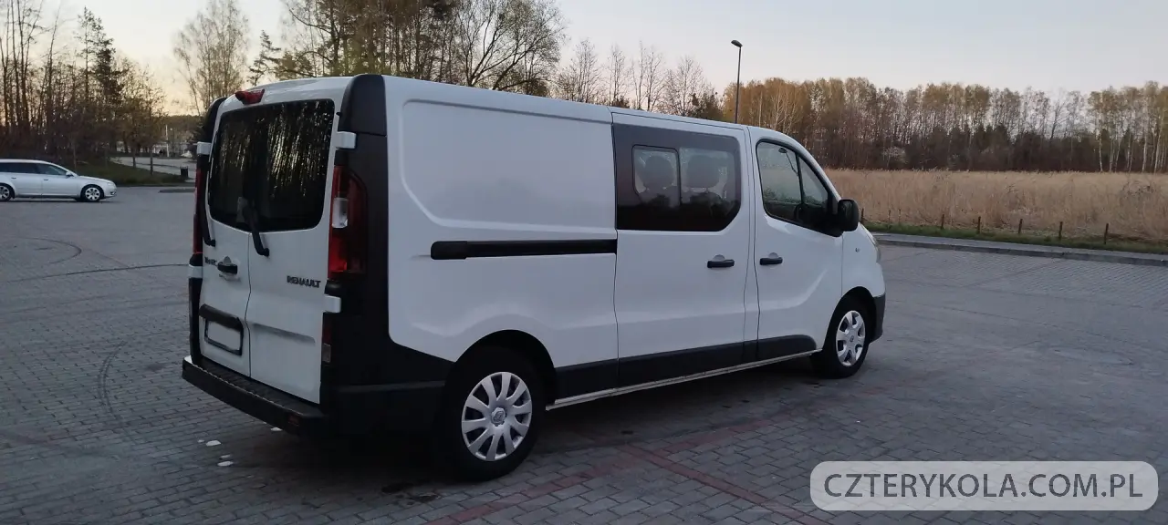 Renault- Trafic- 2015 
