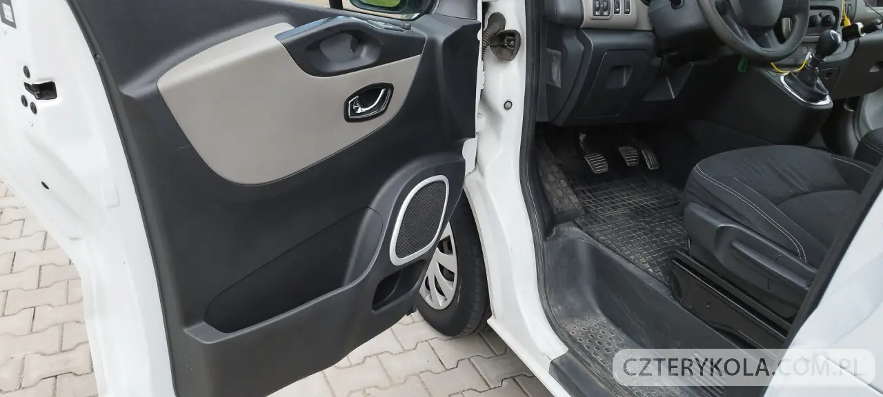 Renault- Trafic- 2015 