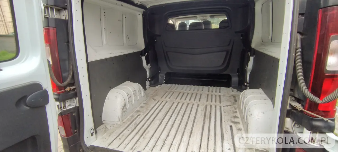 Renault- Trafic- 2015 