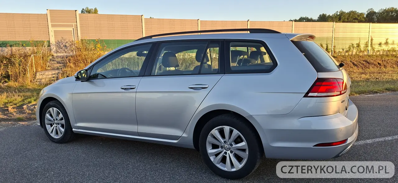 Volkswagen- Golf- 2020 