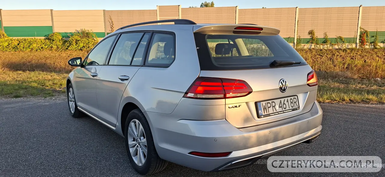 Volkswagen- Golf- 2020 