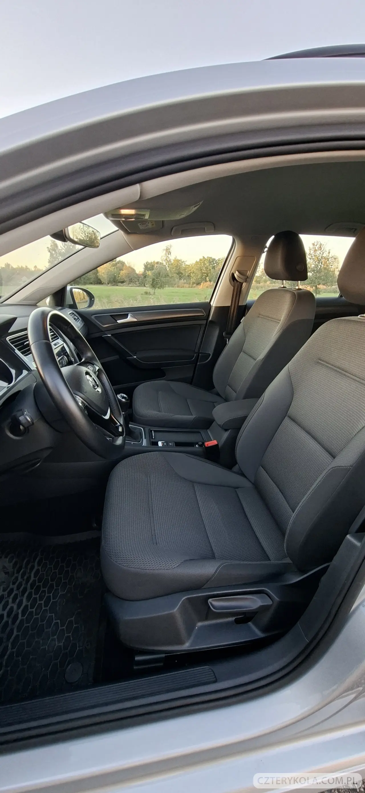 Volkswagen- Golf- 2020 