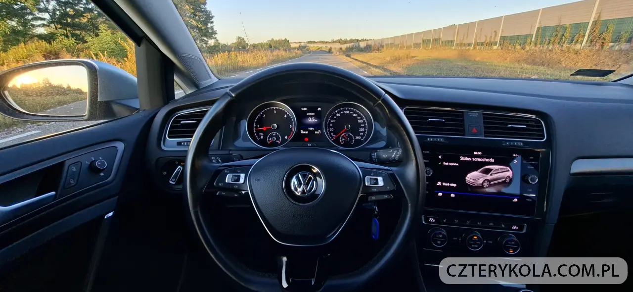 Volkswagen- Golf- 2020 