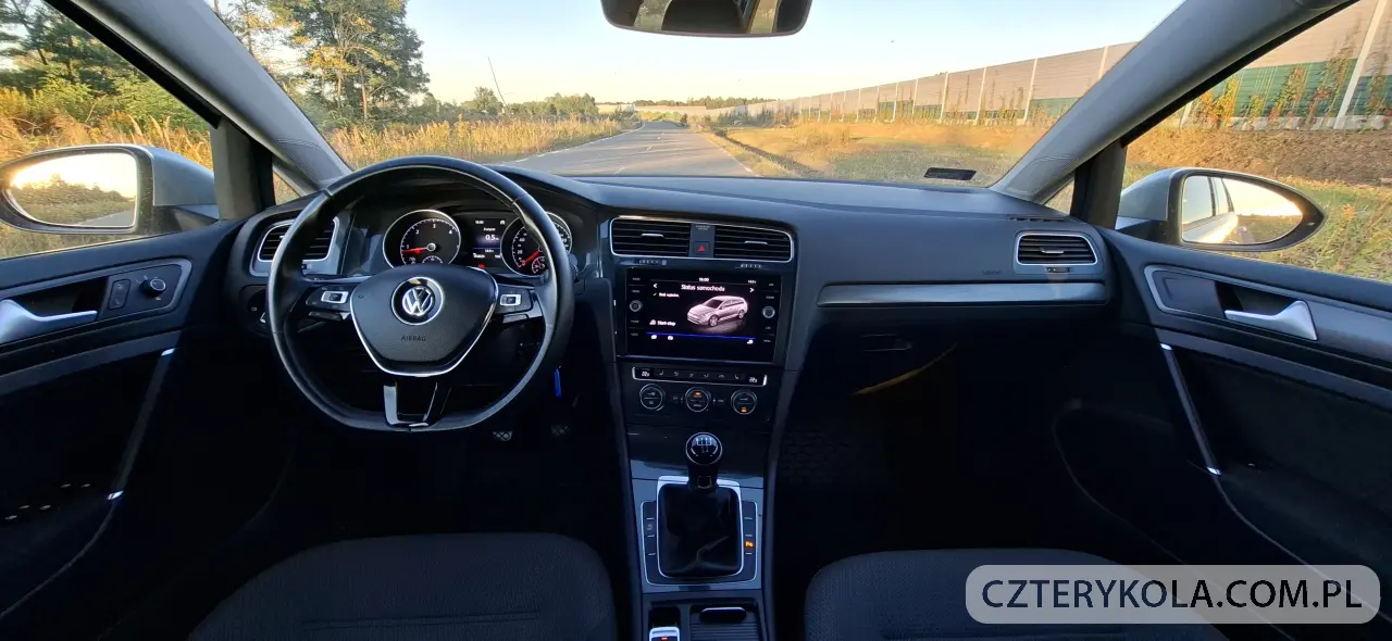 Volkswagen- Golf- 2020 
