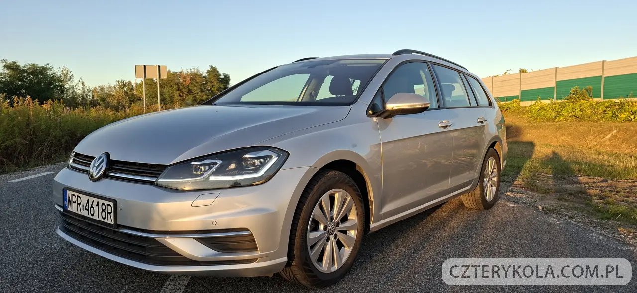 Volkswagen- Golf- 2020 