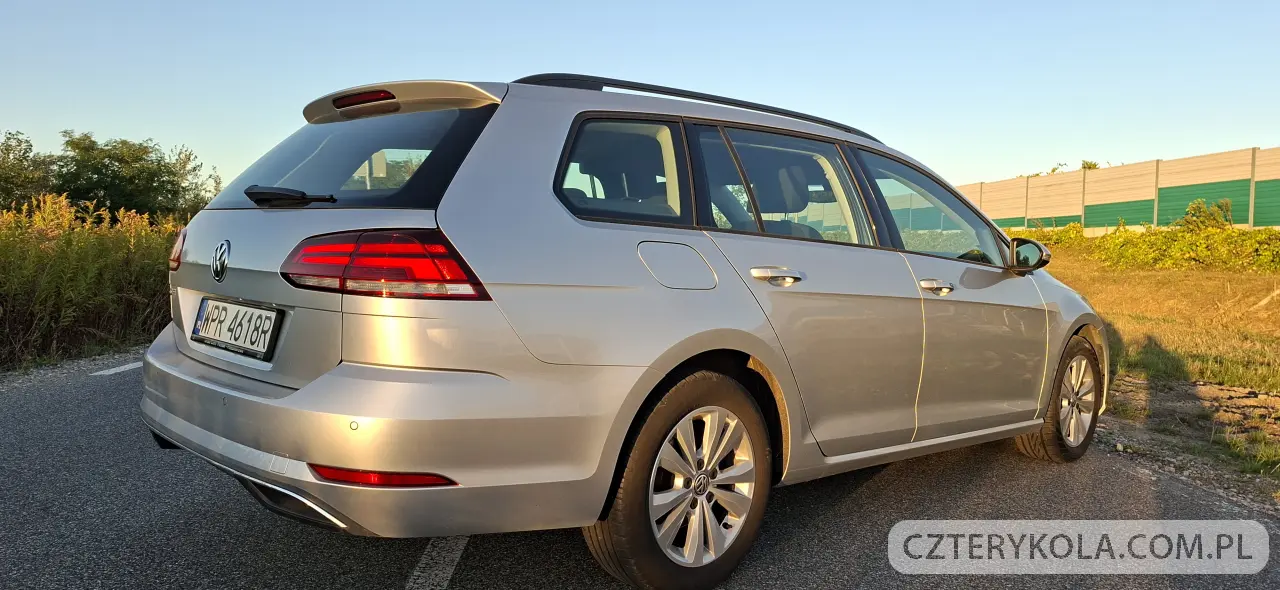 Volkswagen- Golf- 2020 