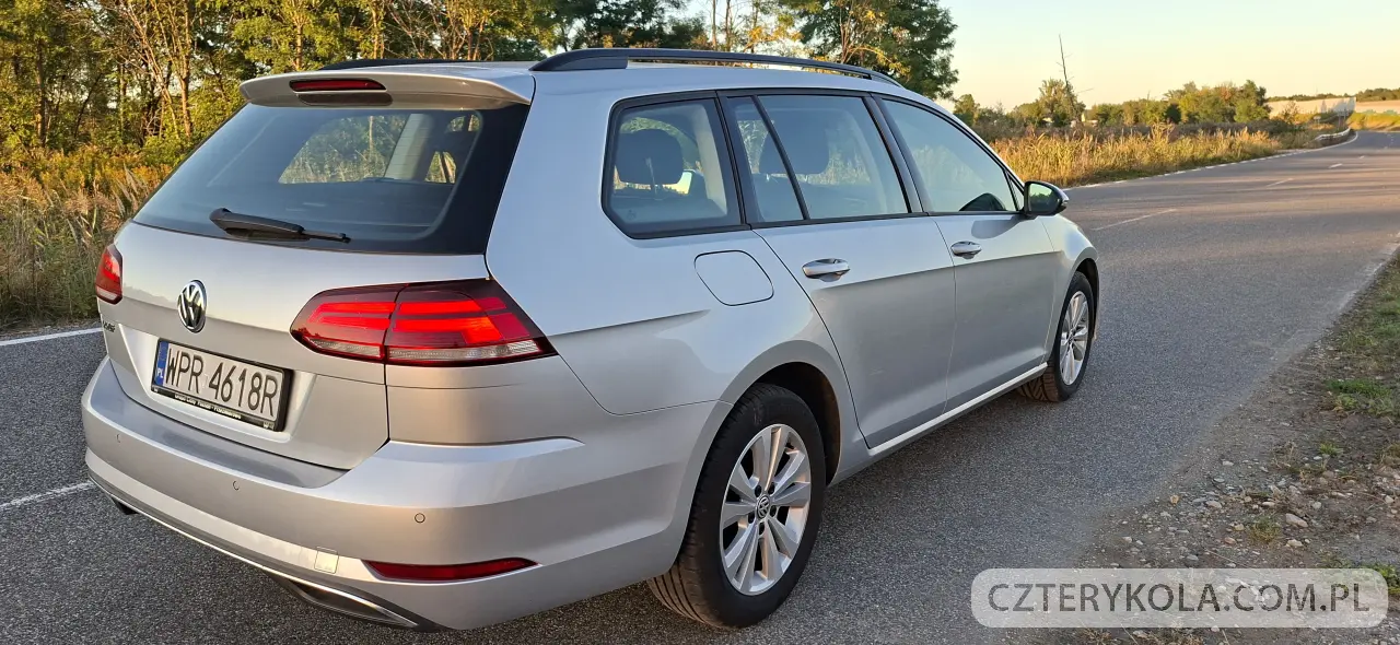 Volkswagen- Golf- 2020 