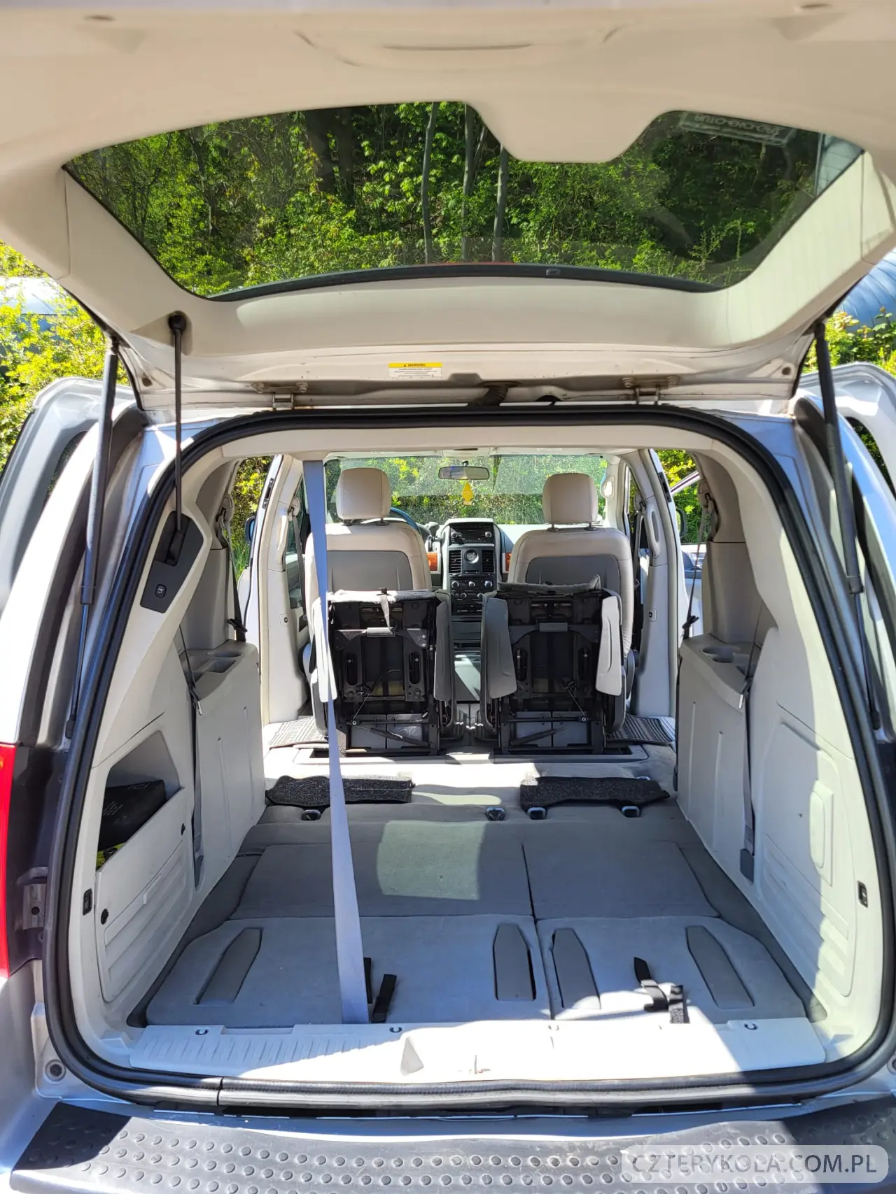 Chrysler- Town & Country- 2008 