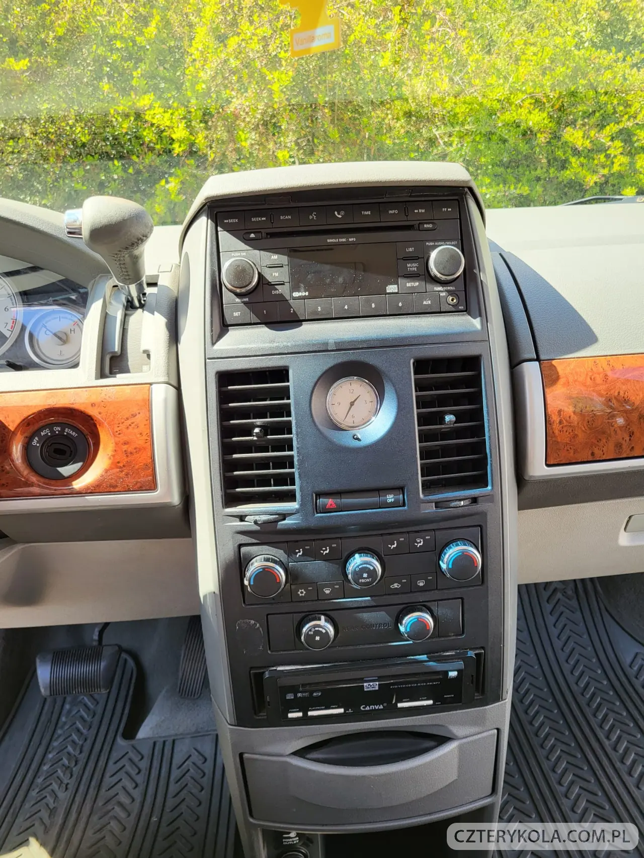 Chrysler- Town & Country- 2008 