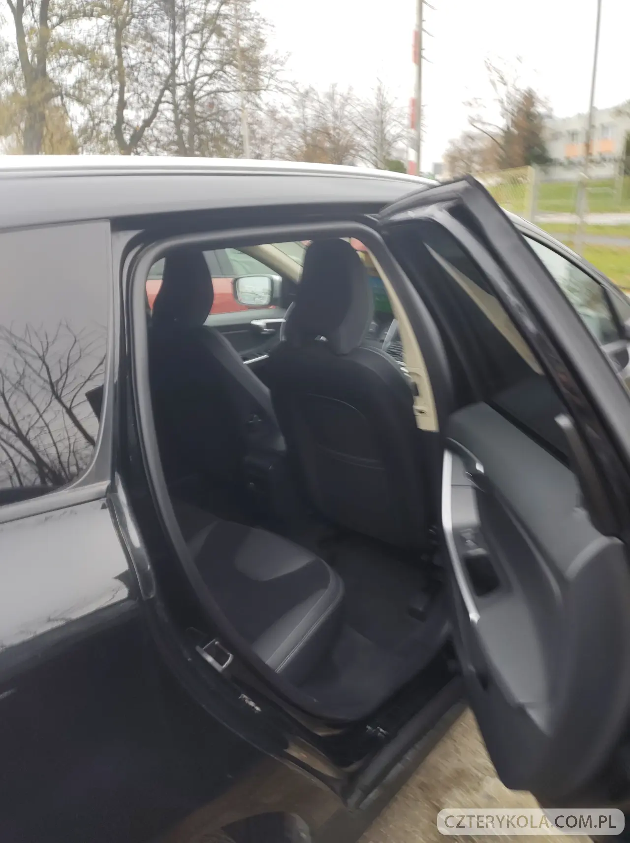Volvo- XC 60- 2010 