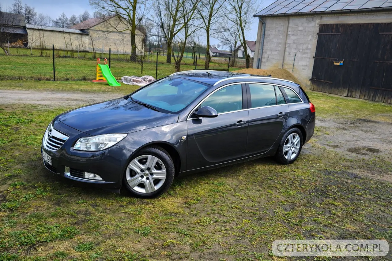 Opel- Insignia- 2010 