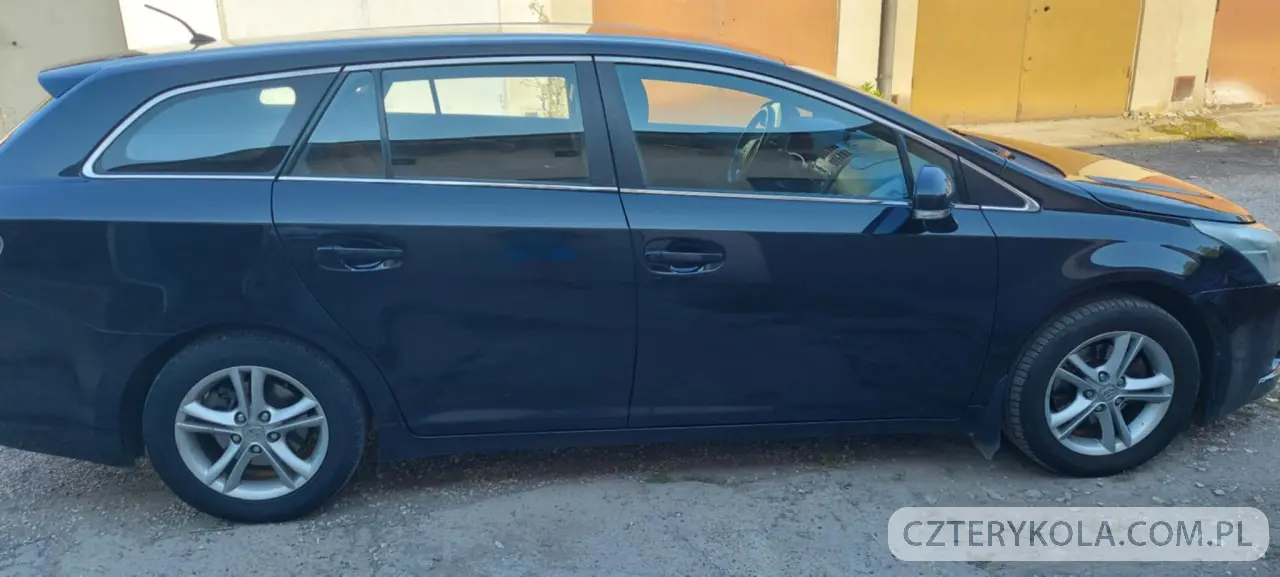 Toyota- Avensis- 2010 