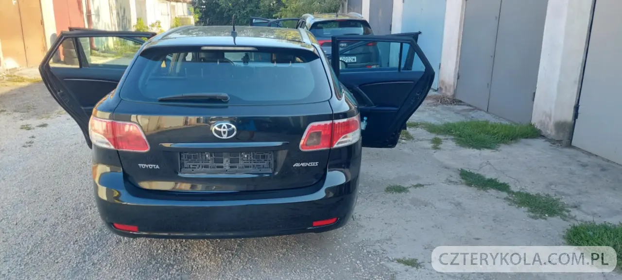 Toyota- Avensis- 2010 