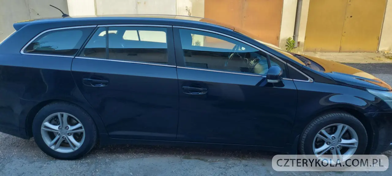 Toyota- Avensis- 2010 