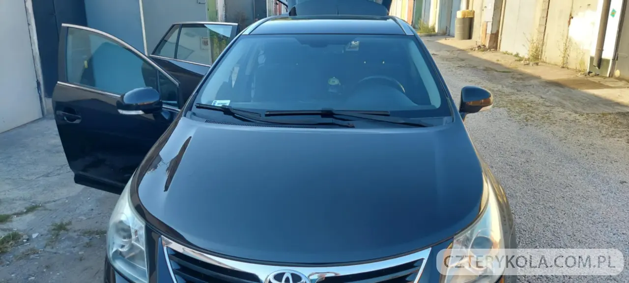 Toyota- Avensis- 2010 