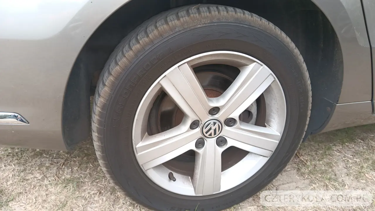 Volkswagen- Passat- 2012 