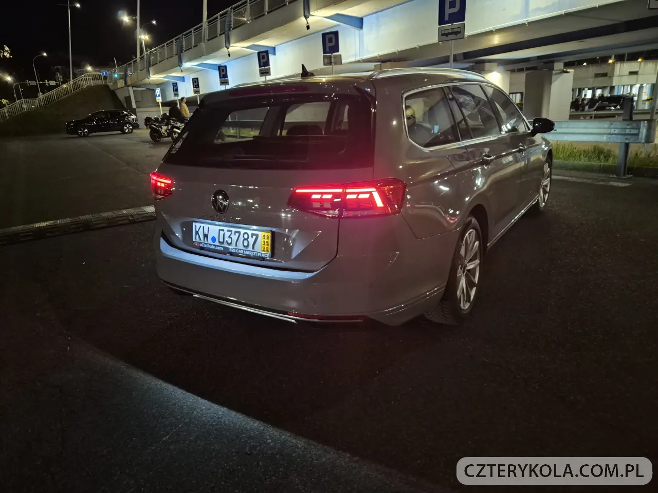 Volkswagen- Passat- 2022 