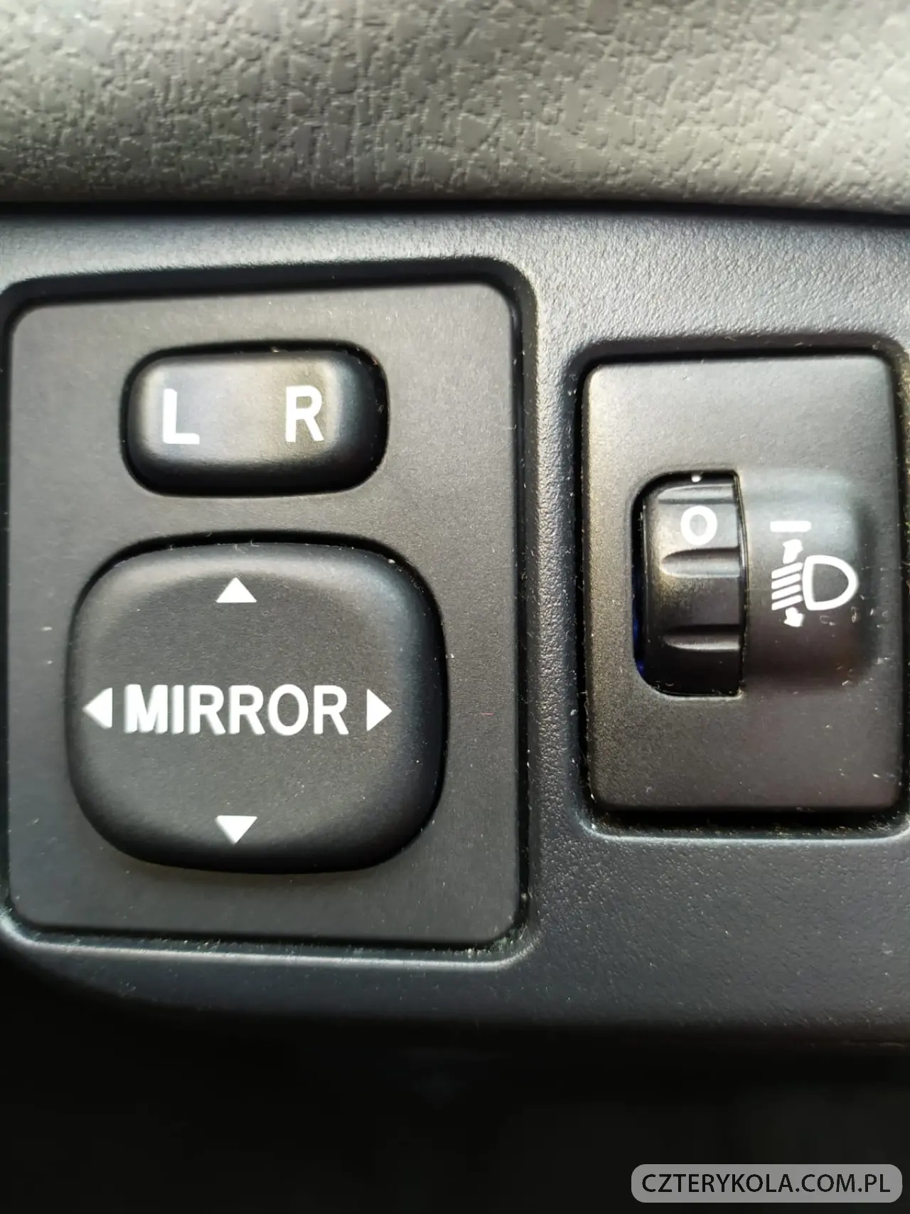 Toyota- Yaris- 2016 