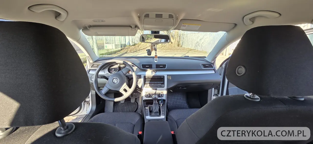 Volkswagen- Passat- 2011 