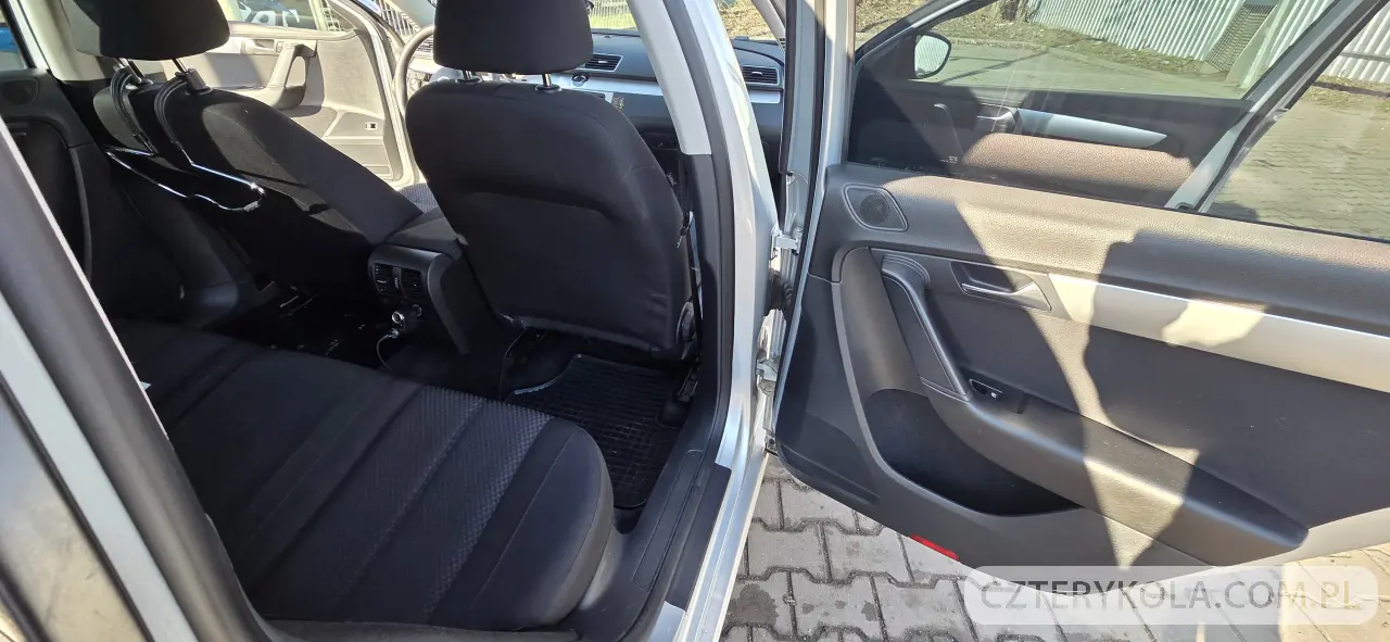 Volkswagen- Passat- 2011 