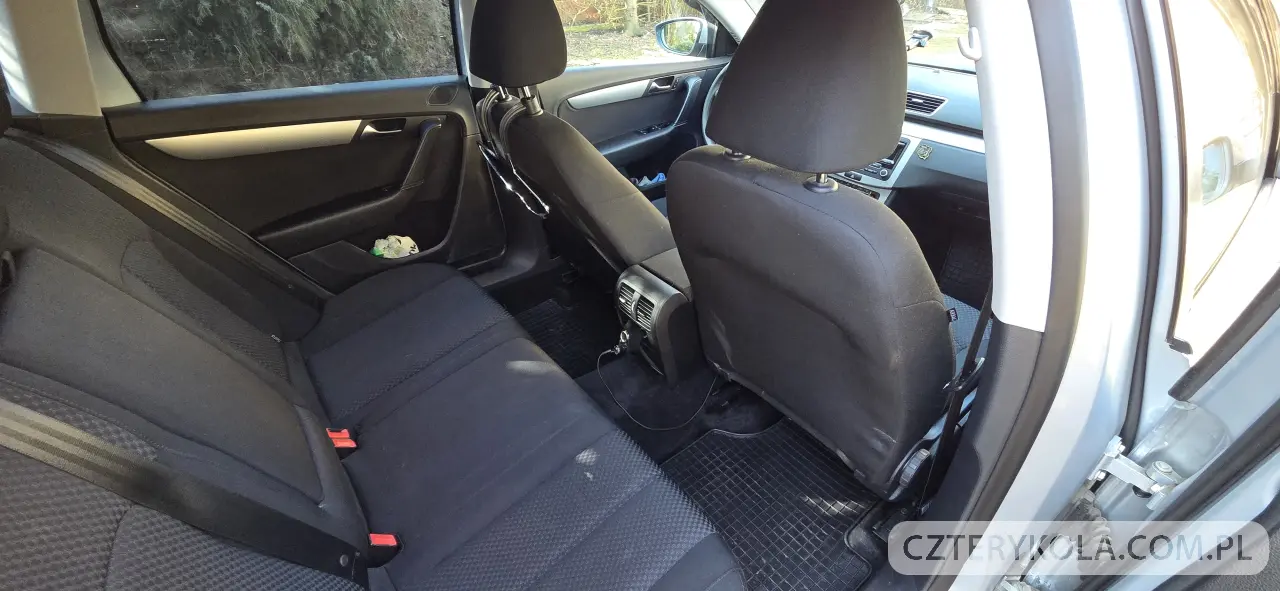 Volkswagen- Passat- 2011 