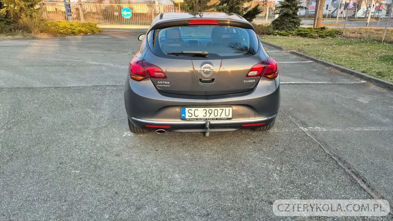 Opel- Astra- 2013 