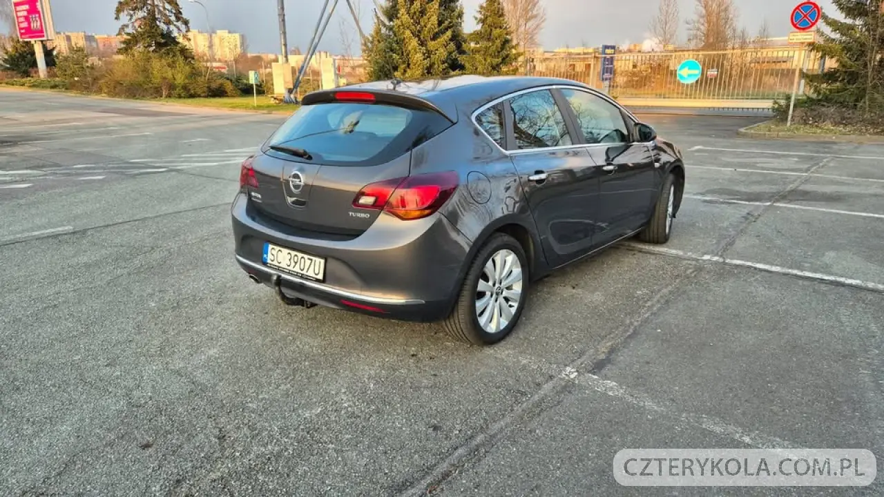 Opel- Astra- 2013 