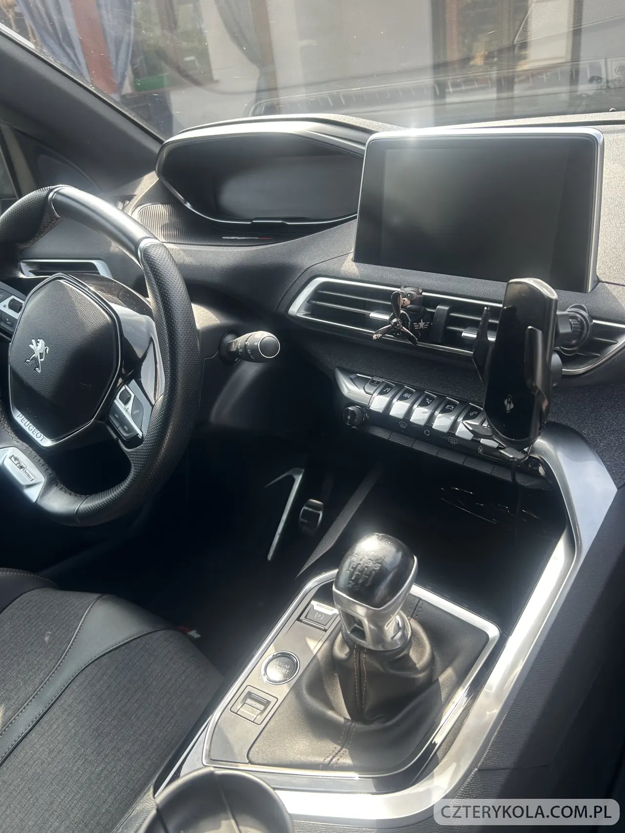 Peugeot- 3008- 2019 