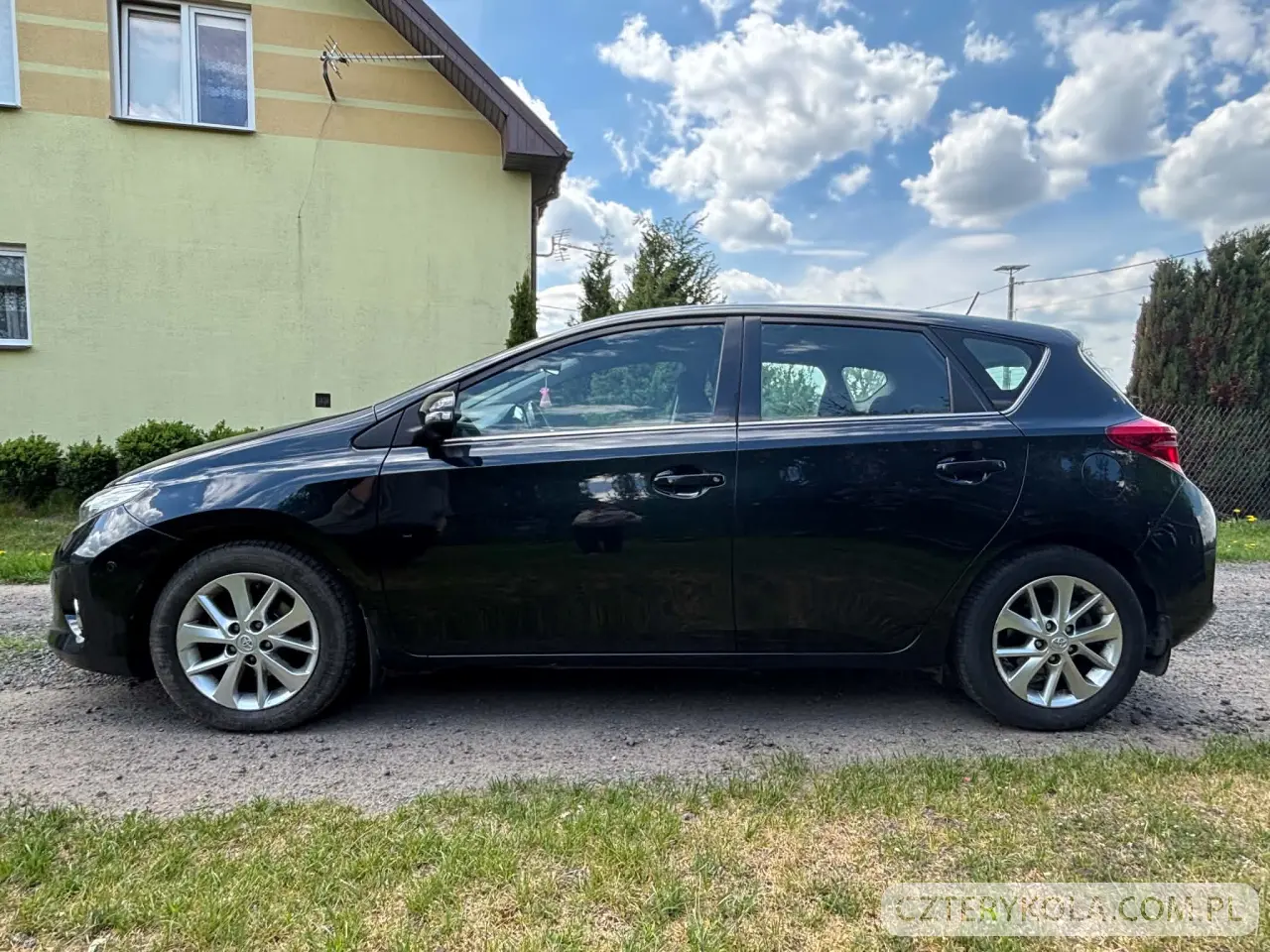 Toyota- Auris- 2013 