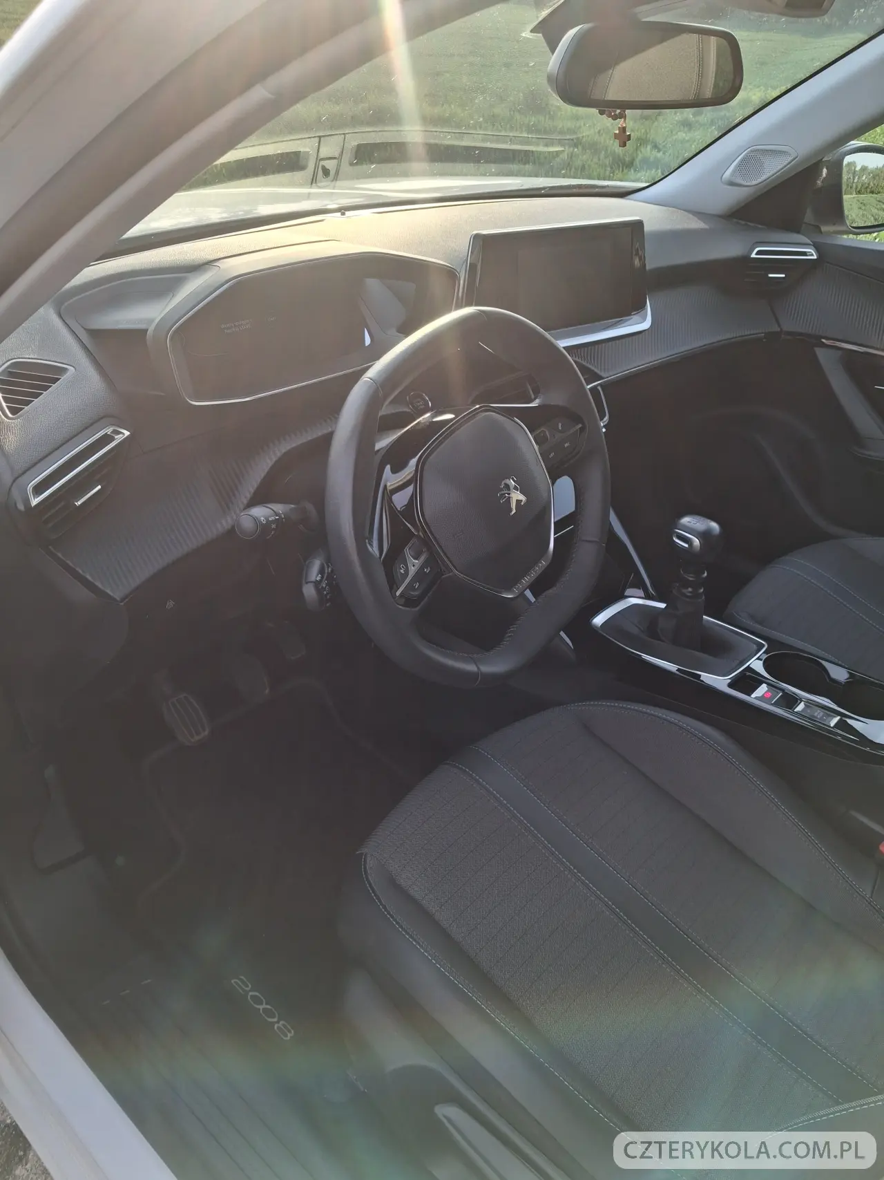 Peugeot- 2008- 2022 