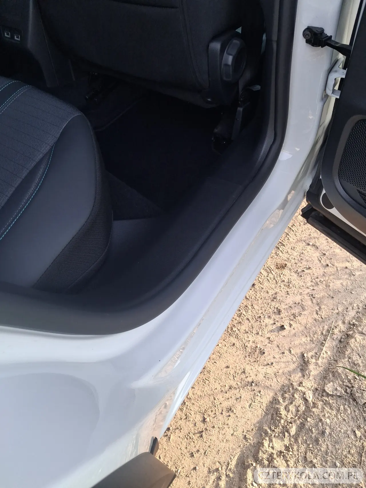 Peugeot- 2008- 2022 