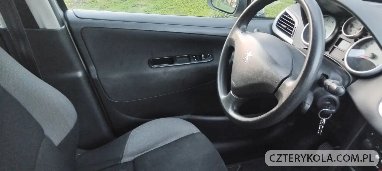 Peugeot- 207- 2008 