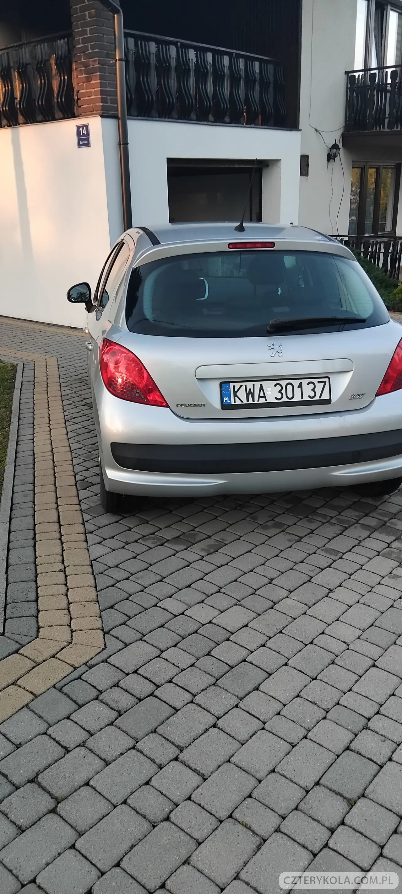 Peugeot- 207- 2008 