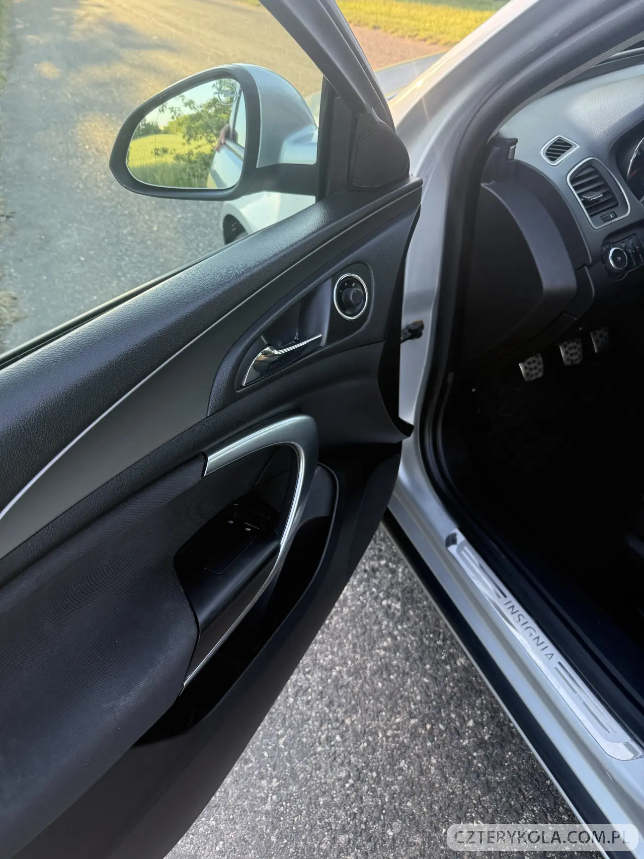 Opel- Insignia- 2011 
