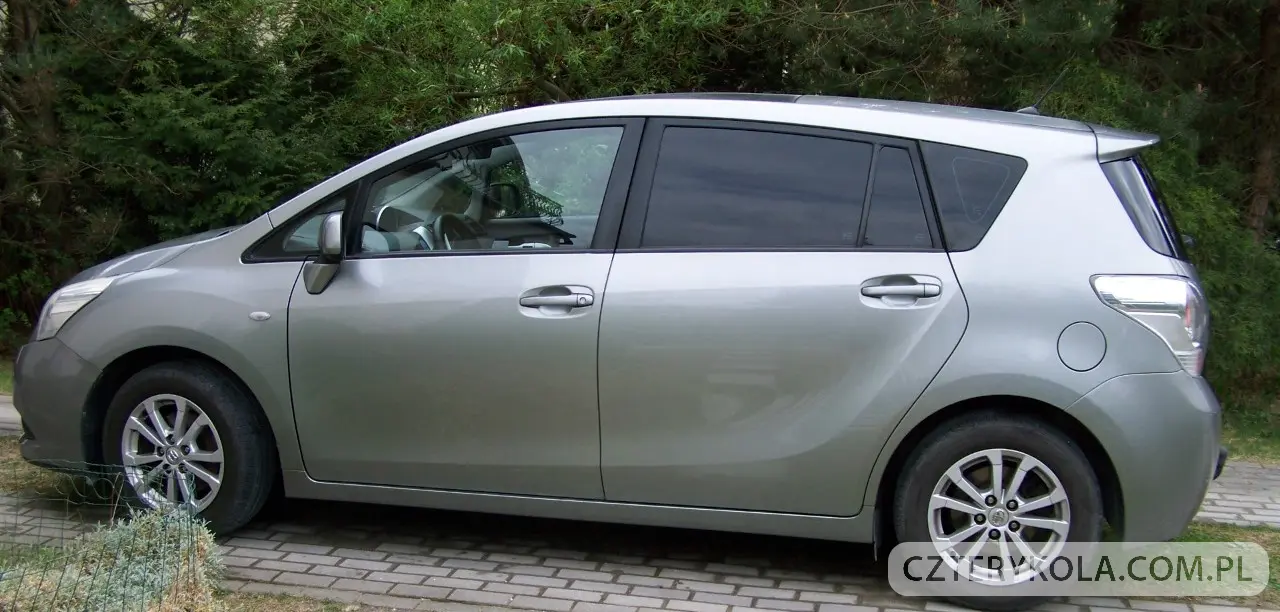Toyota- Verso- 2011 