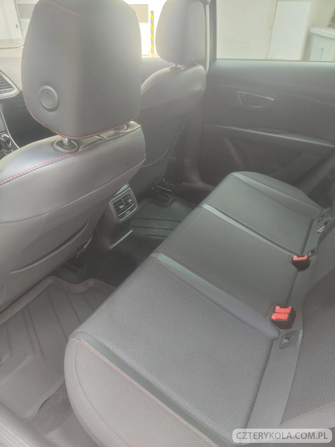 Seat- Leon- 2015 
