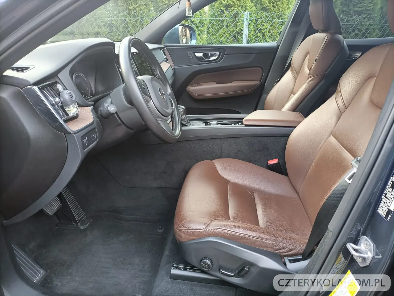 Volvo- XC 60- 2020 