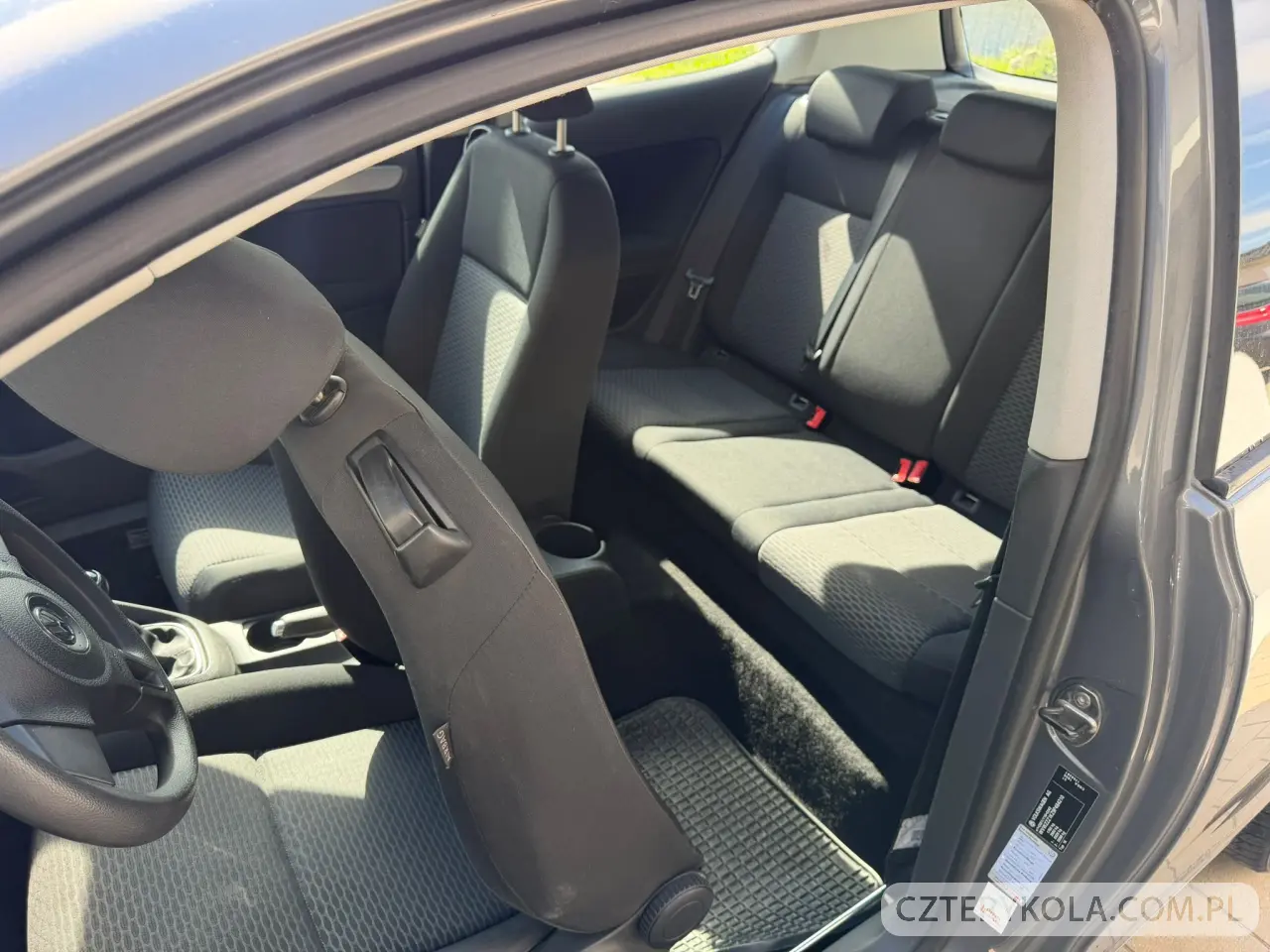 Volkswagen- Golf- 2009 