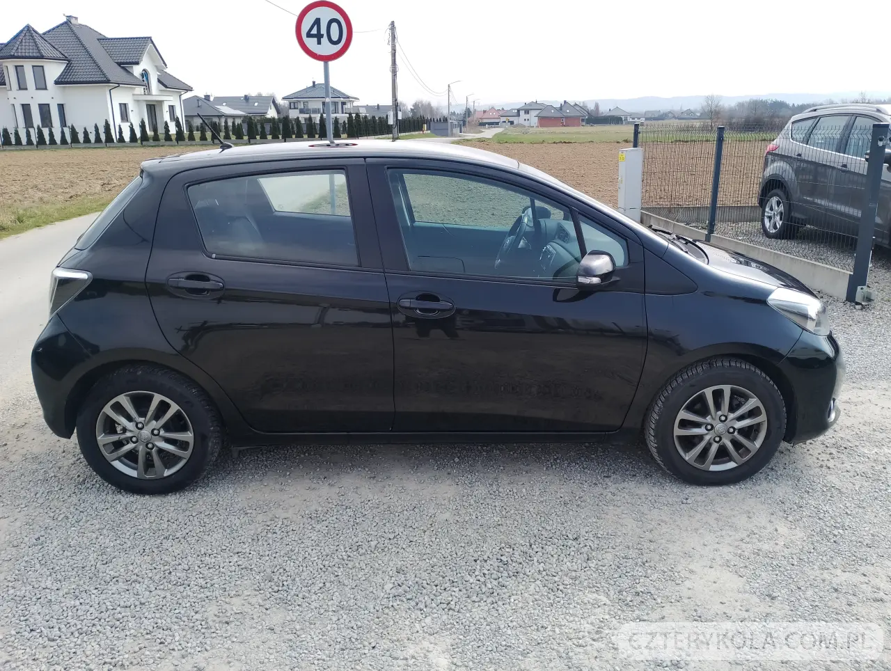 Toyota- Yaris- 2014 