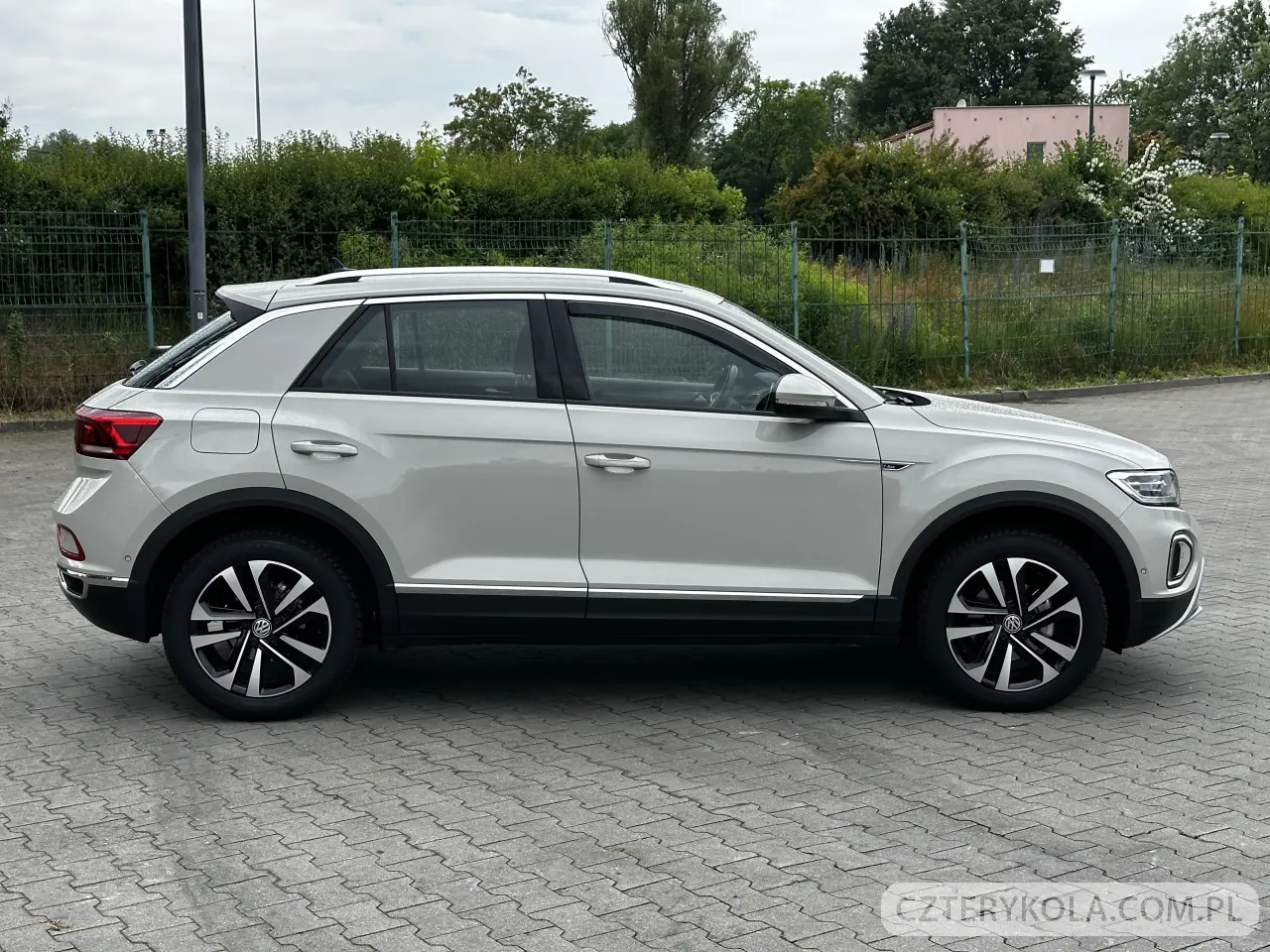Volkswagen- T-Roc- 2024 