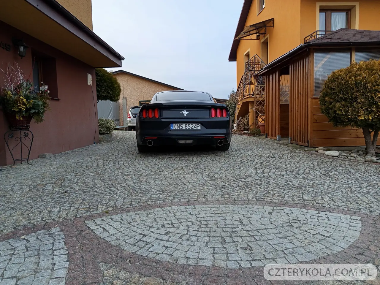 Ford- Mustang- 2016 