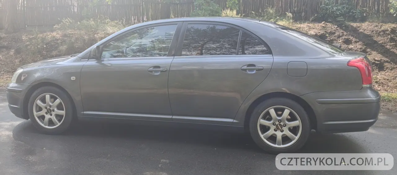 Toyota- Avensis- 2004 