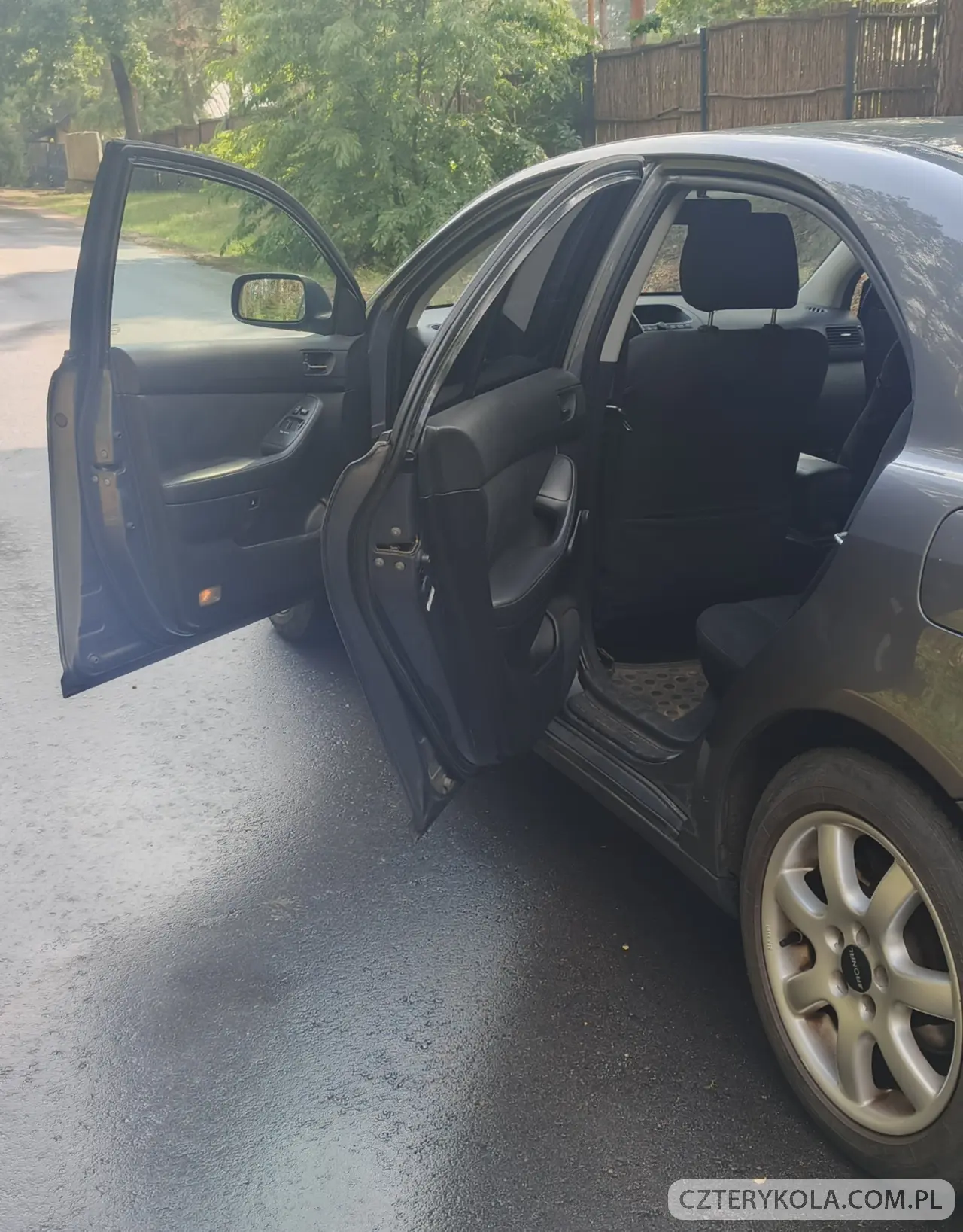 Toyota- Avensis- 2004 