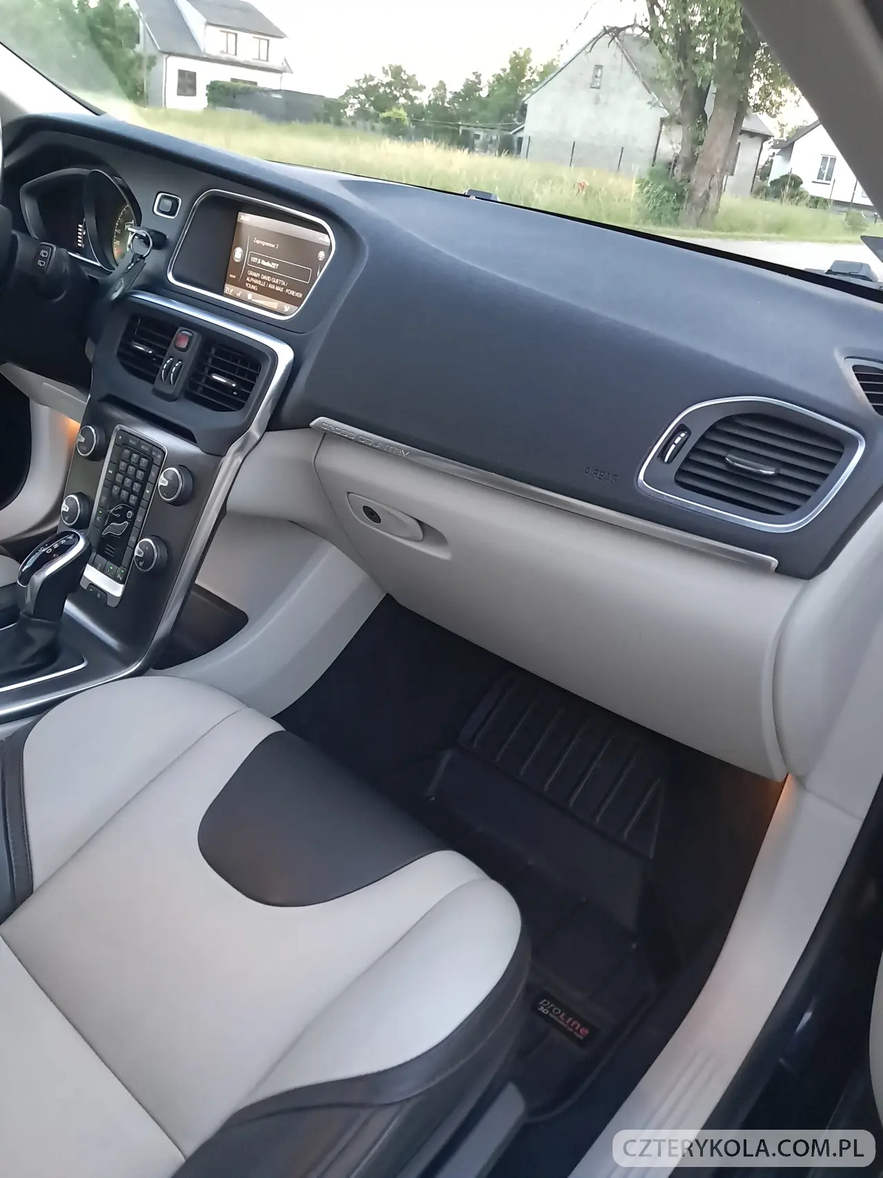 Volvo- V40- 2014 